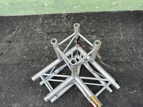 Milos Tlc212t Total Structures Custom T-stlye 3 Way Corner Truss #3234 -#3265 One Ths